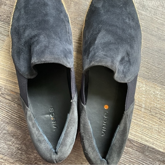 Vince Wilden Slip-On Sneaker Slip-on
Round toe Leather & fabric lining - Picture 8 of 10